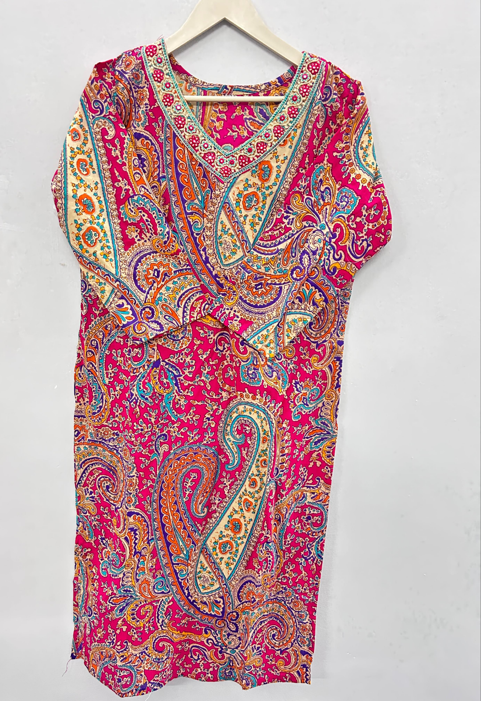 V-neck cotton kurti