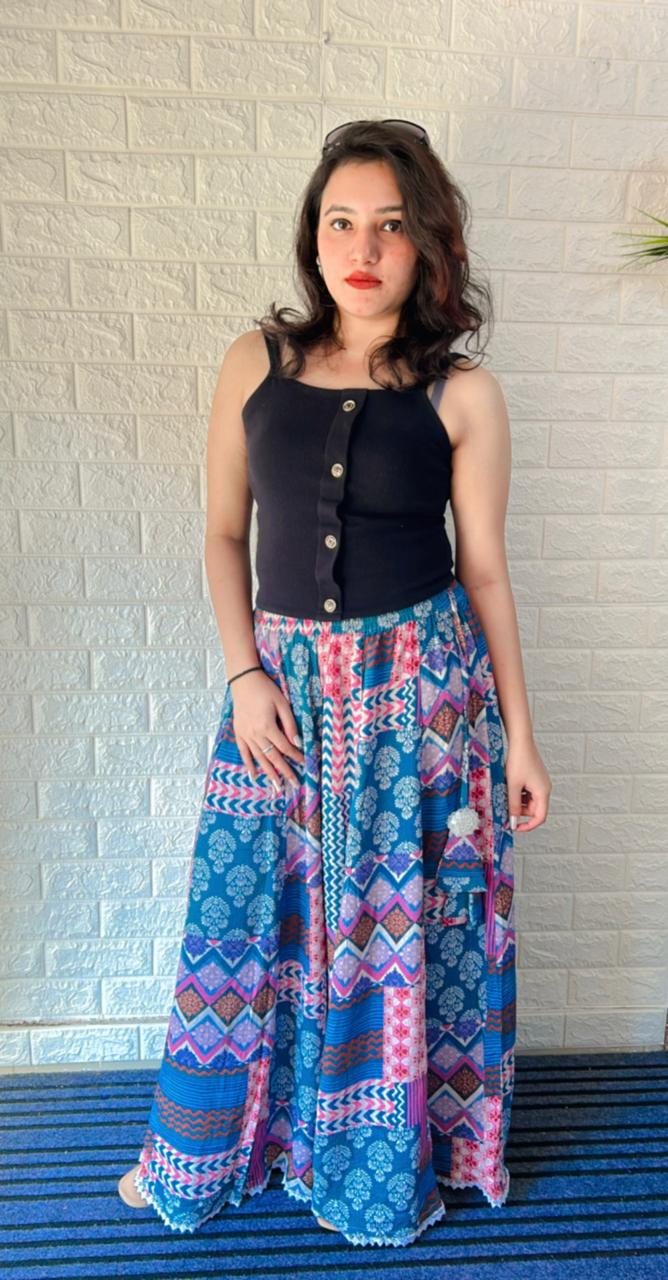 Divider skirt