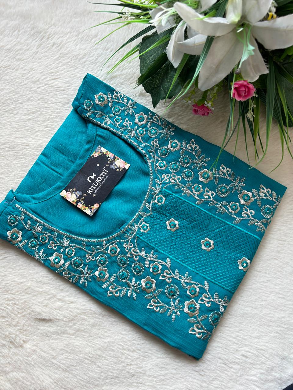 Round neck cotton-silk kurti