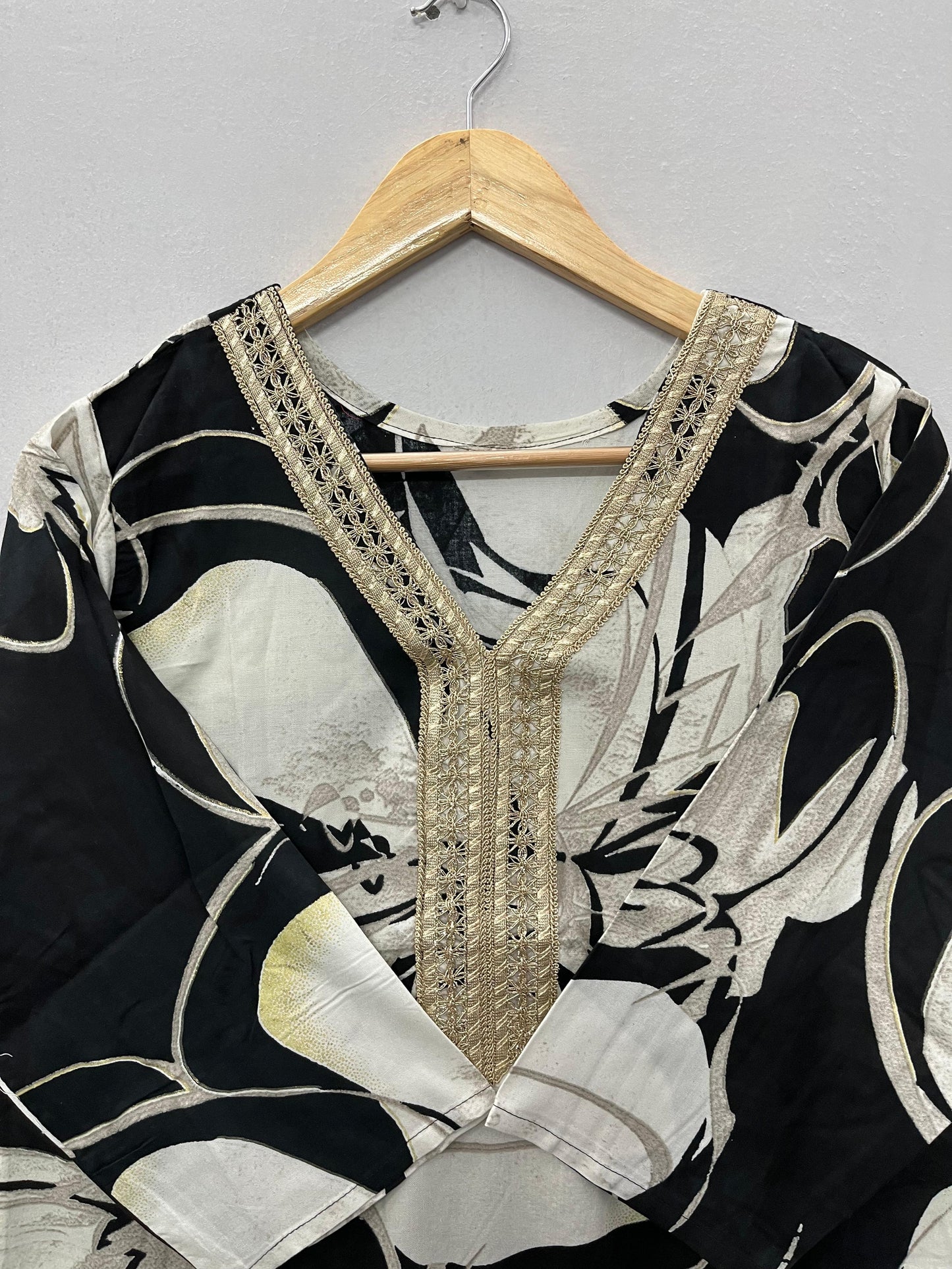 Plus size laced V-neck kurti