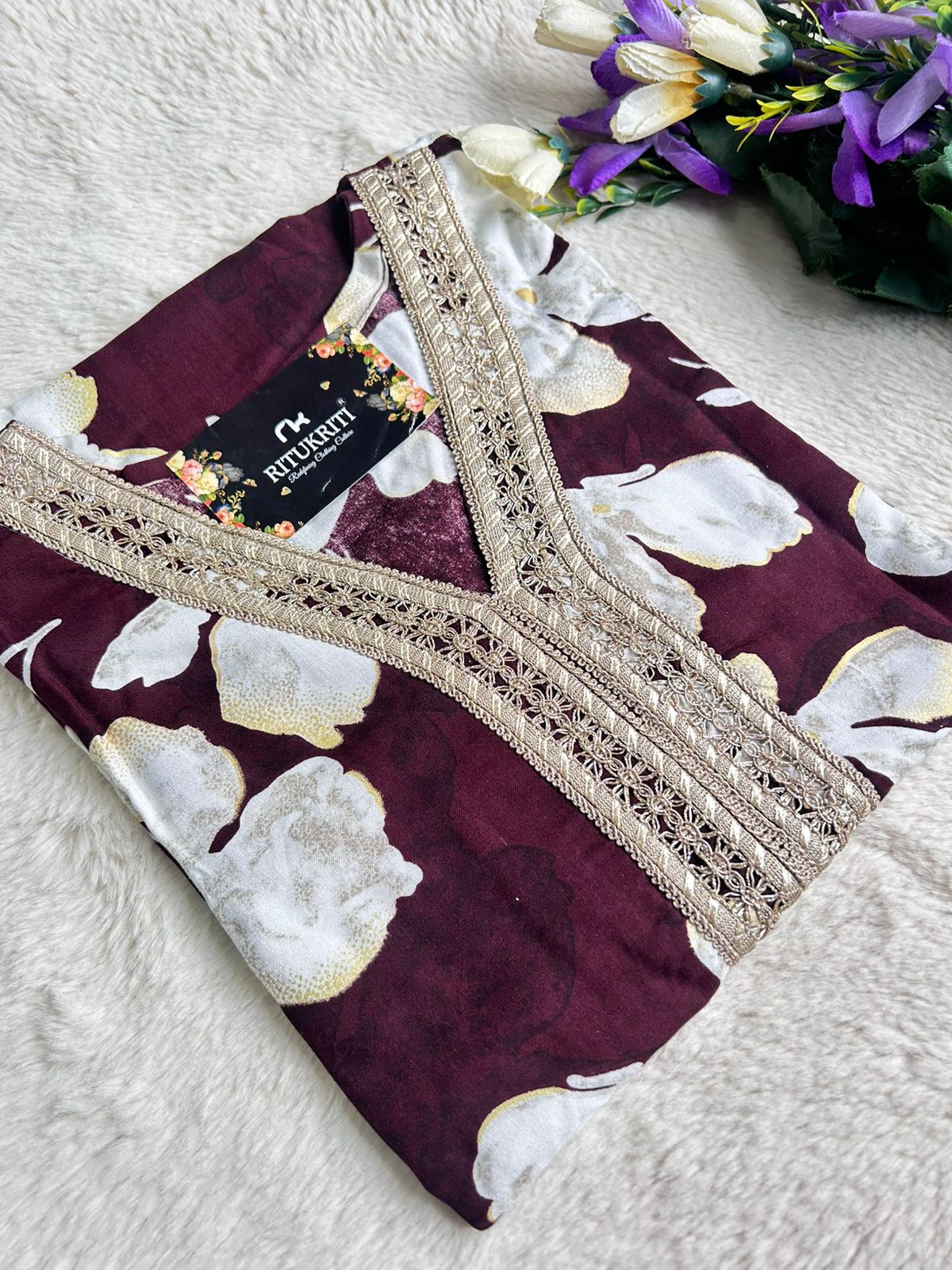 Plus size laced V-neck kurti