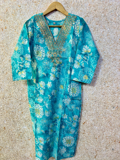 Muslin v-neck kurti