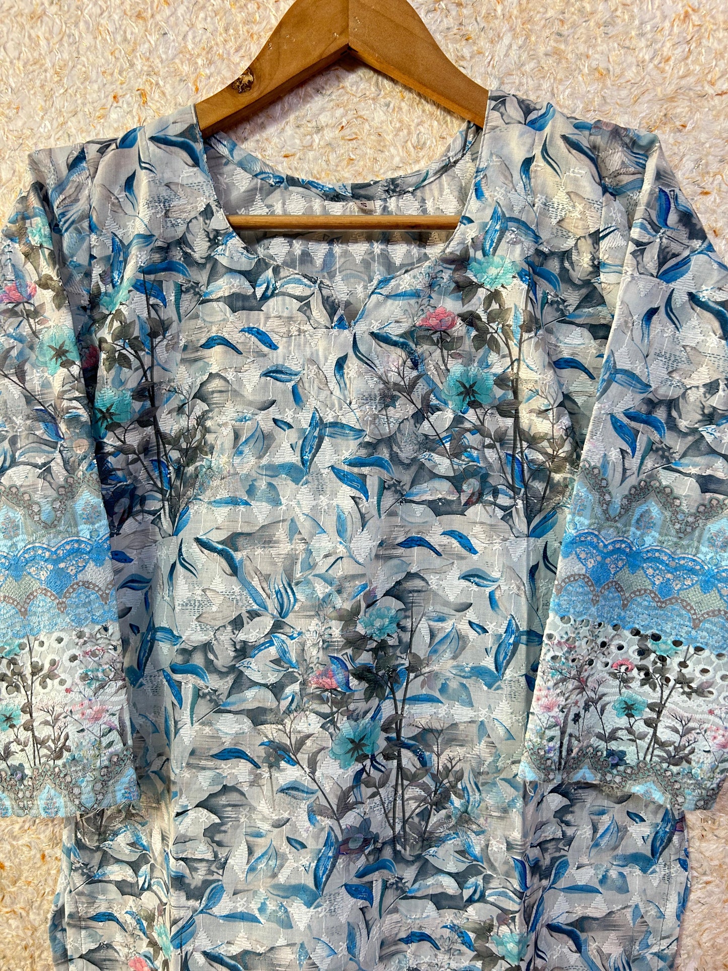 Sifli Chikankari Kurti