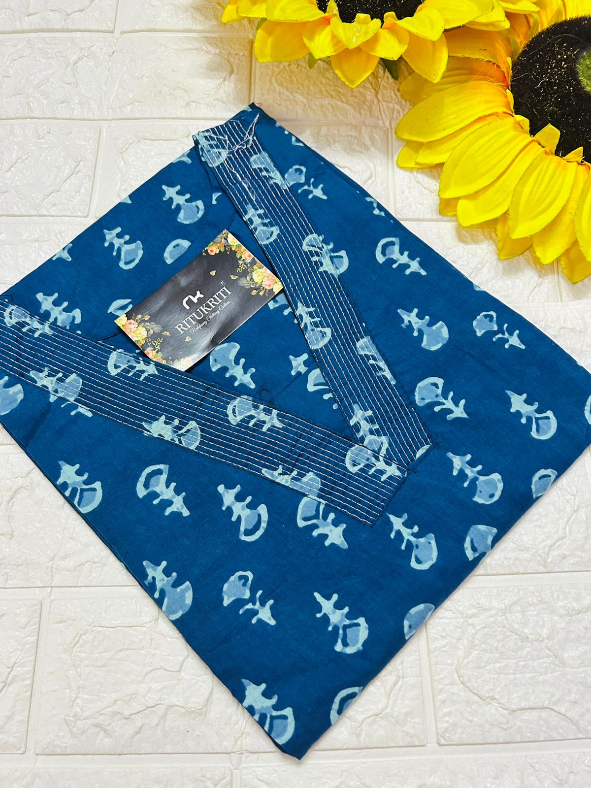 V-neck long cotton kurti