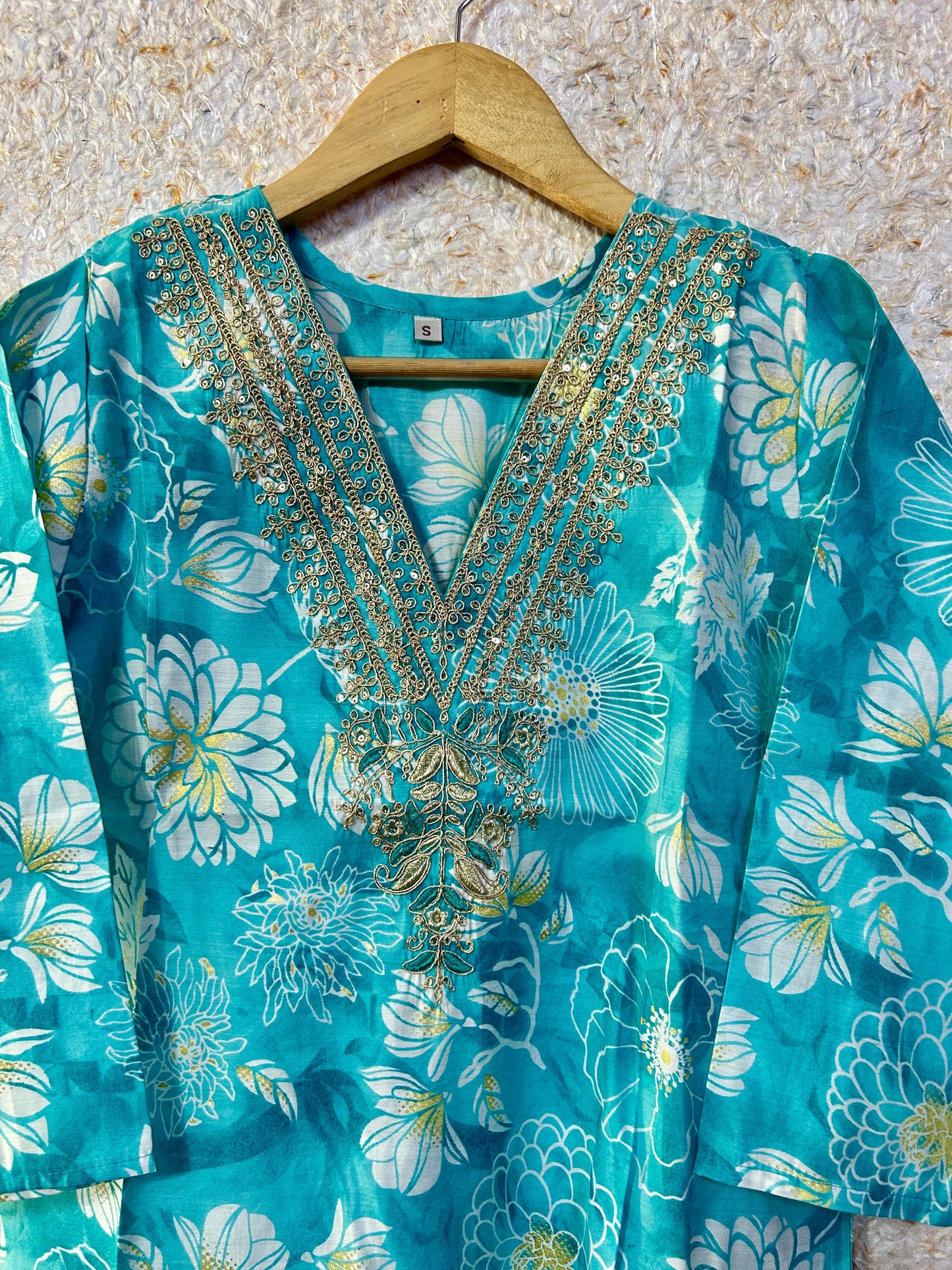 Muslin v-neck kurti