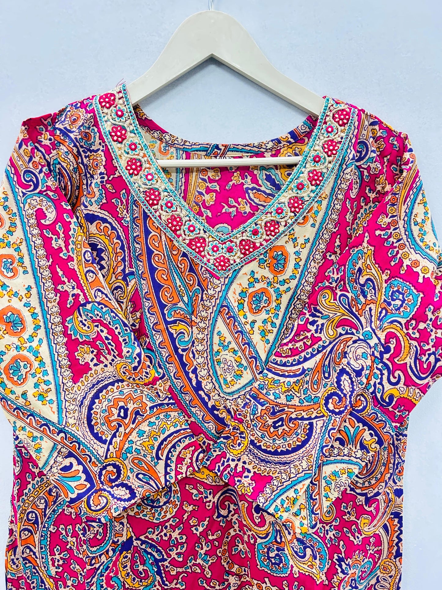 V-neck cotton kurti