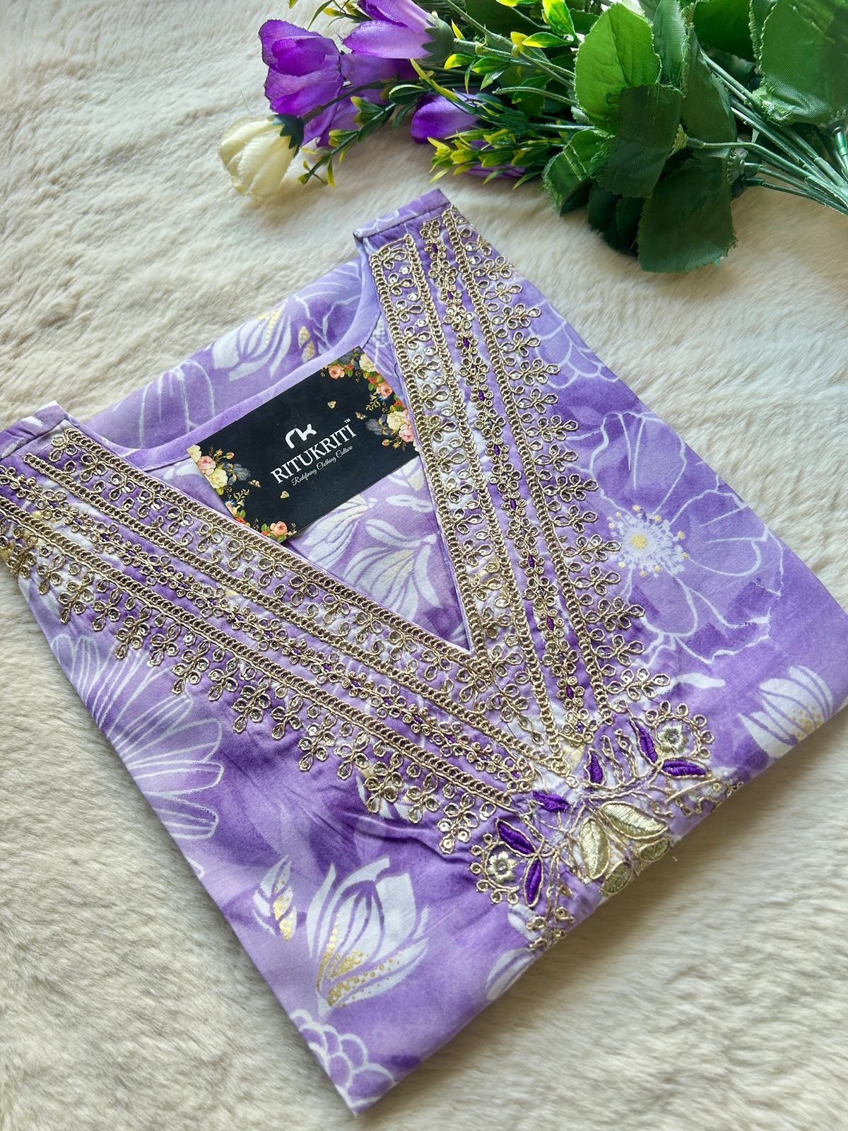Muslin v-neck kurti