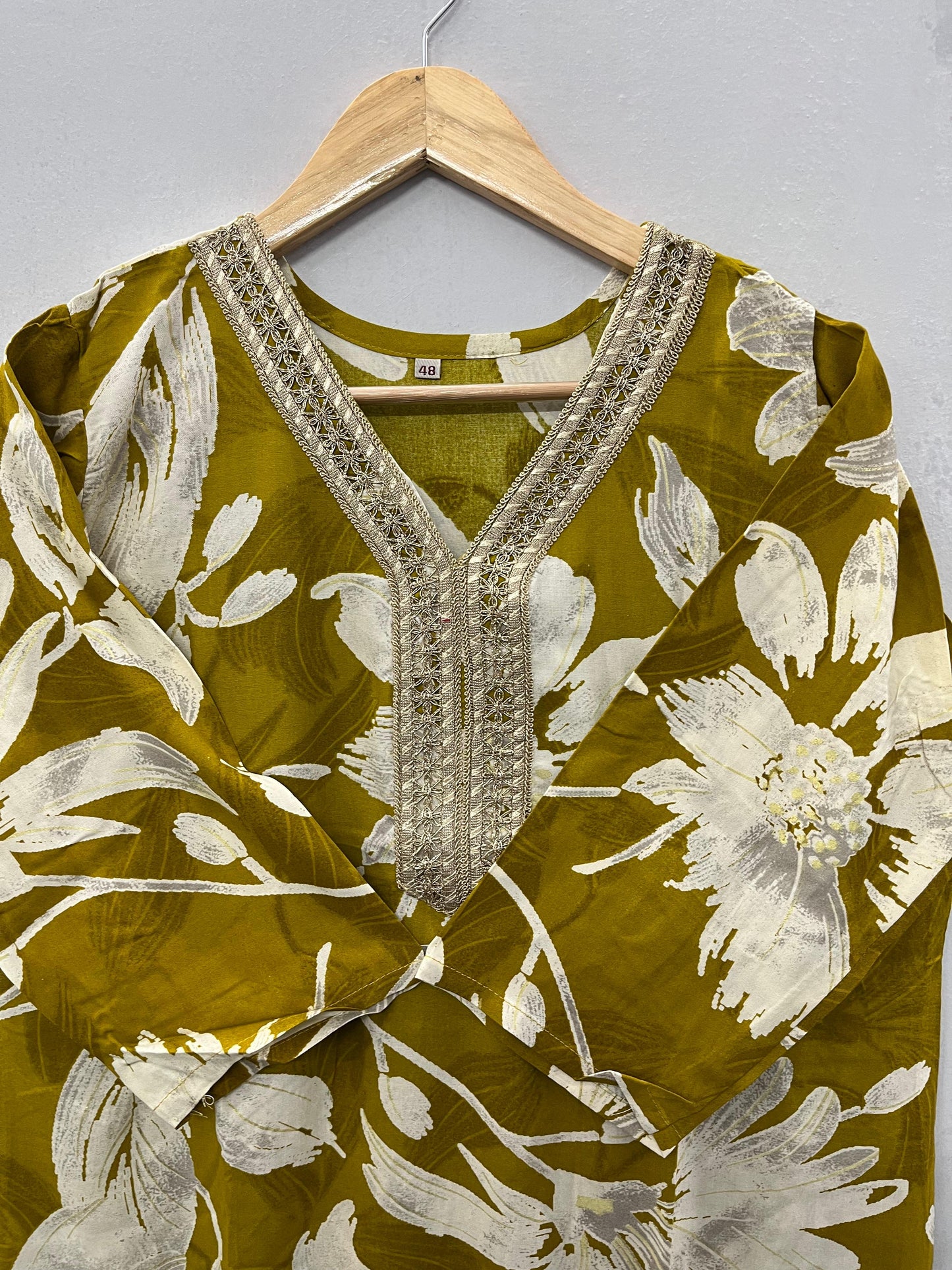 Plus size laced V-neck kurti